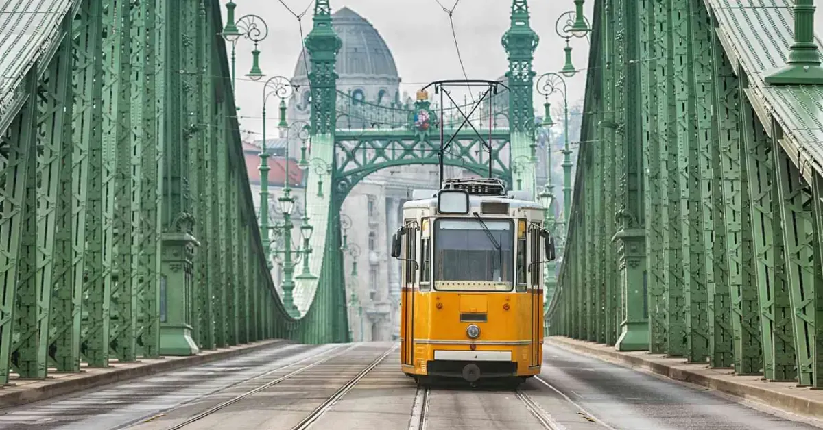 How to use public transport in Budapest: tickets, metro, trams and airport bus